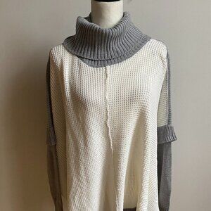 La Classe Couture BNWOT knit poncho turtleneck S/M